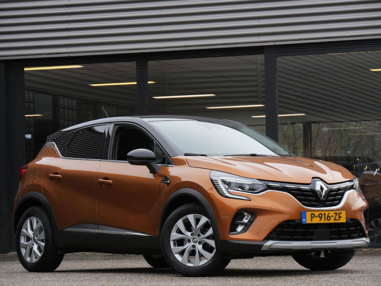 Renault Captur 1.0TCE INTENS/ KEYLESS/ PDC V+A/ CAMERA/ ALL-SEASON/ NL-AUTO