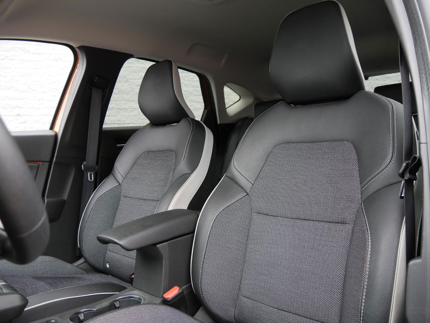 Renault Captur 1.0TCE INTENS/ KEYLESS/ PDC V+A/ CAMERA/ ALL-SEASON/ NL-AUTO