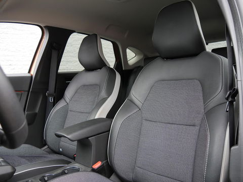 Renault Captur 1.0TCE INTENS/ KEYLESS/ PDC V+A/ CAMERA/ ALL-SEASON/ NL-AUTO