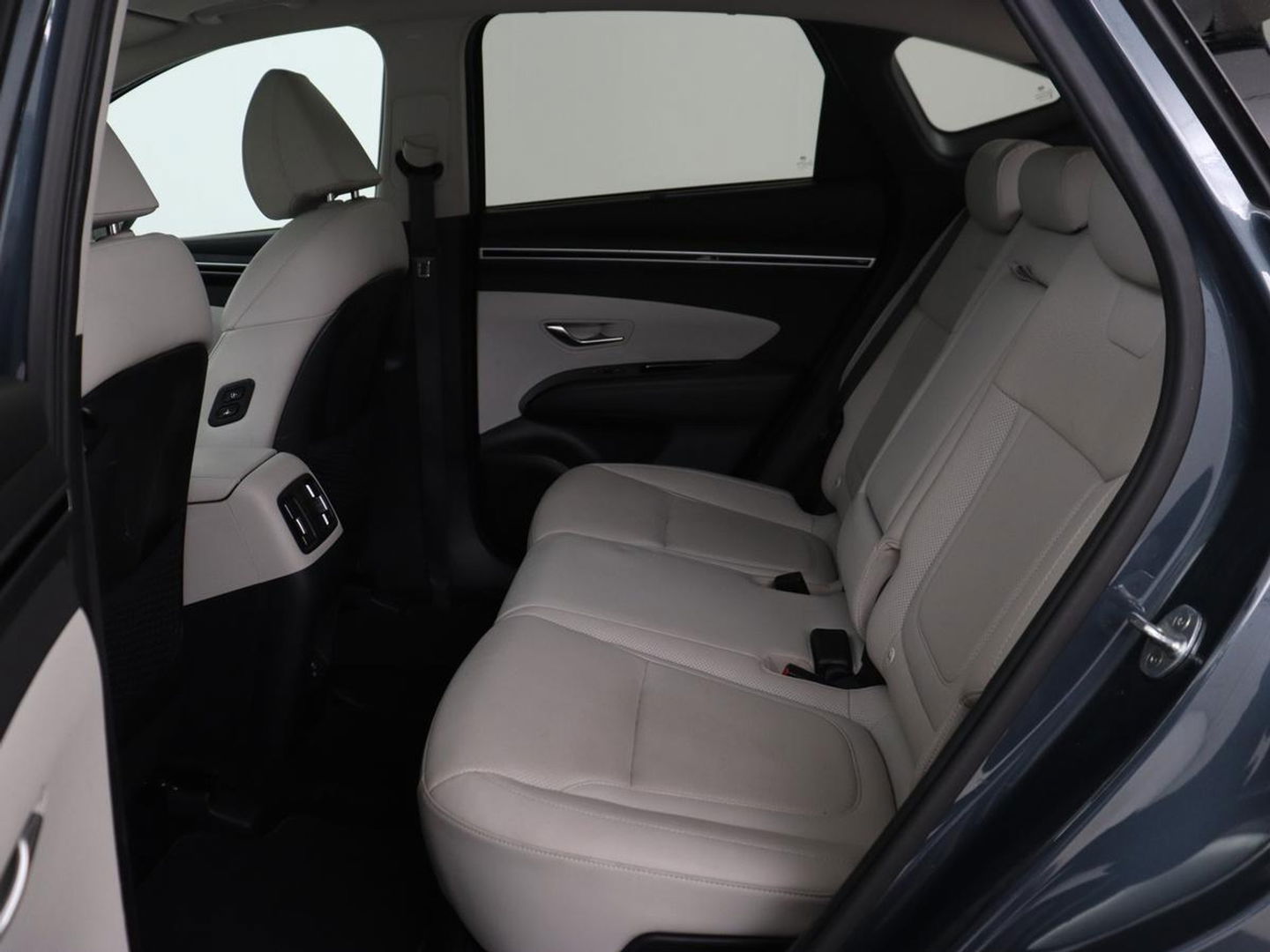 Hyundai Tucson 1.6 T-GDI PHEV Premium Sky AWD | Panoramadak | Stoelventilatie | Leder | 360 Camera | Carplay | Adaptive cruise | Keyless | Navigatie | Memory | Achterbankverwarming | Full LED | Plug In