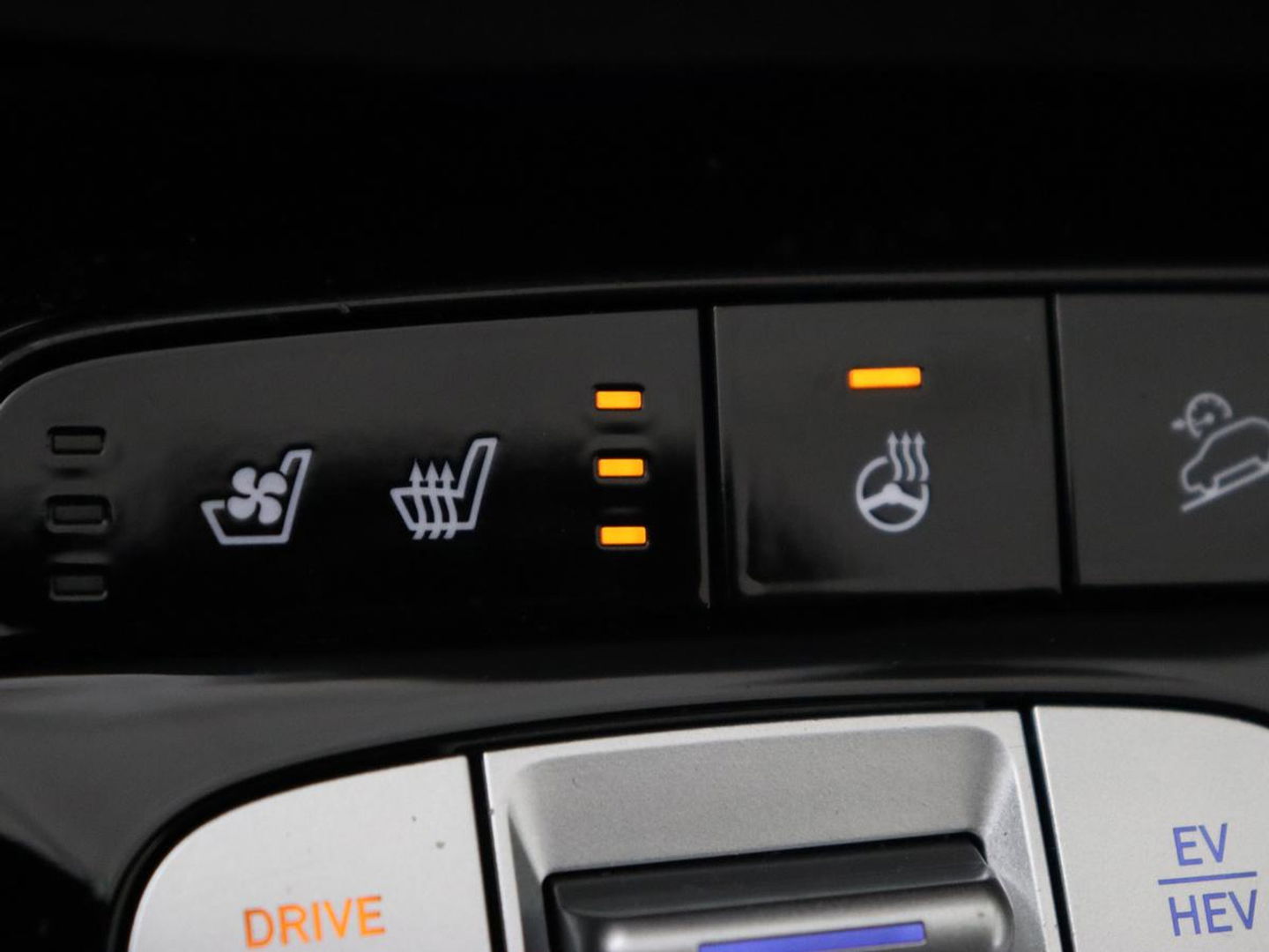 Hyundai Tucson 1.6 T-GDI PHEV Premium Sky AWD | Panoramadak | Stoelventilatie | Leder | 360 Camera | Carplay | Adaptive cruise | Keyless | Navigatie | Memory | Achterbankverwarming | Full LED | Plug In