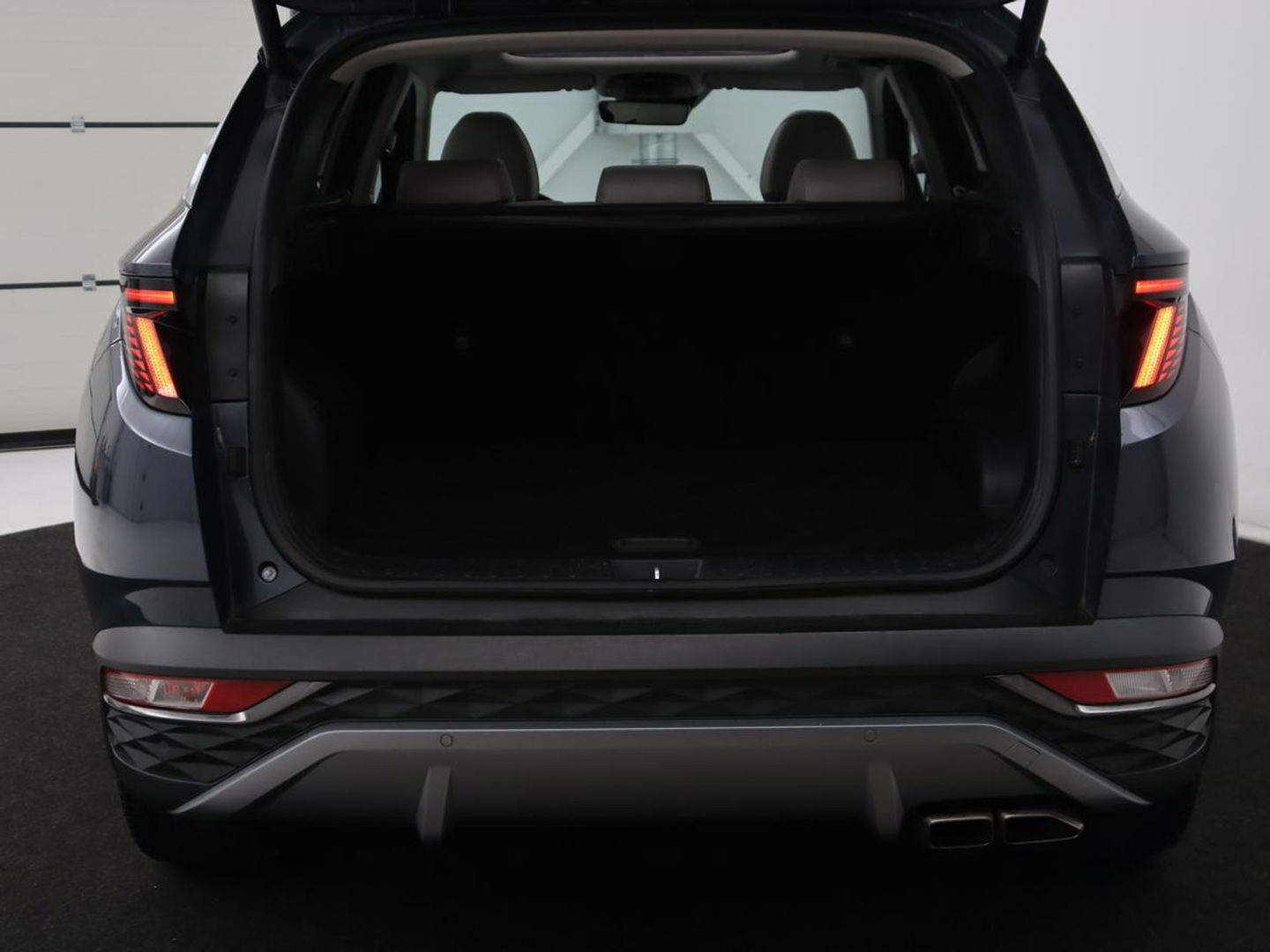 Hyundai Tucson 1.6 T-GDI PHEV Premium Sky AWD | Panoramadak | Stoelventilatie | Leder | 360 Camera | Carplay | Adaptive cruise | Keyless | Navigatie | Memory | Achterbankverwarming | Full LED | Plug In