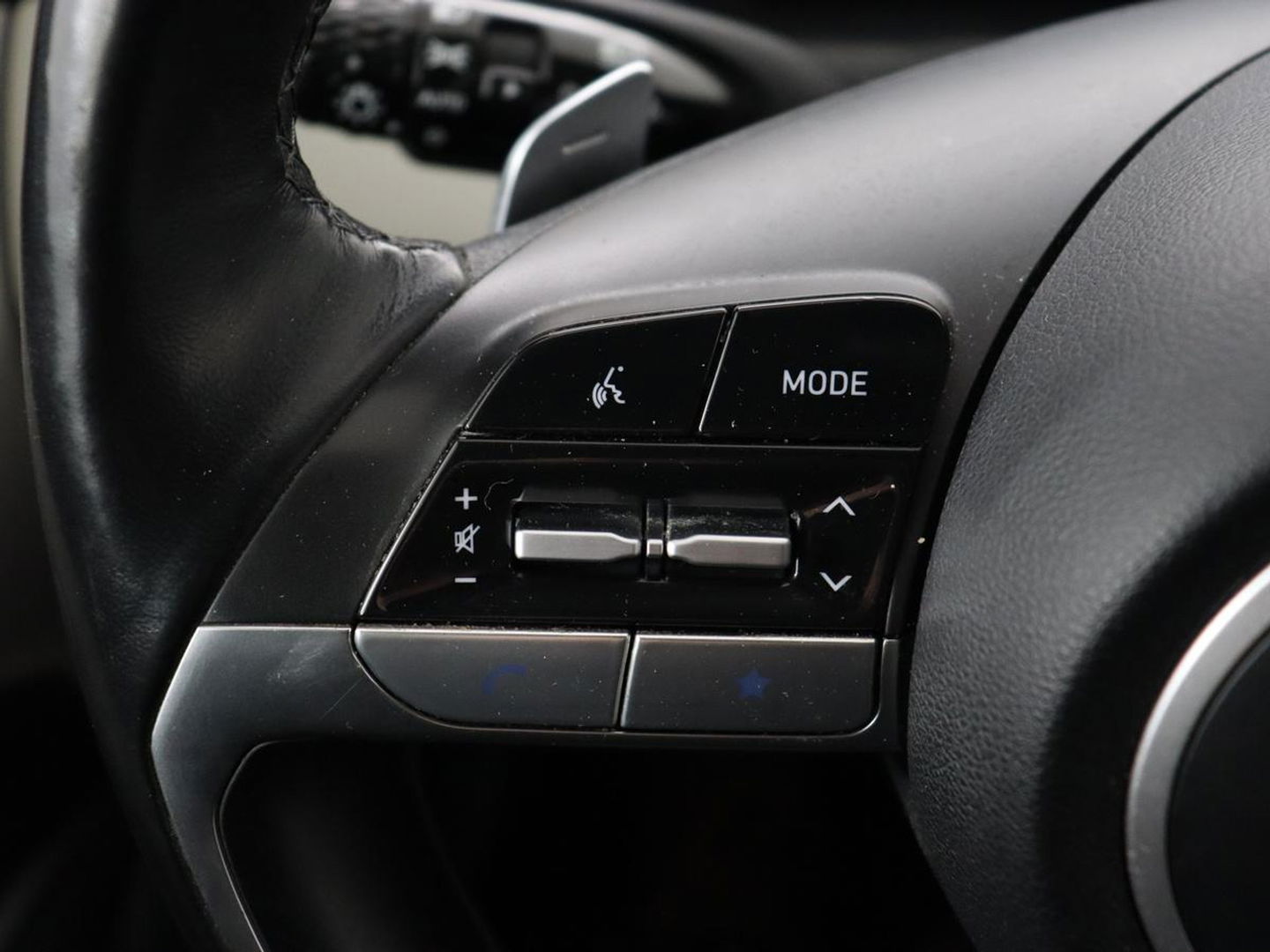 Hyundai Tucson 1.6 T-GDI PHEV Premium Sky AWD | Panoramadak | Stoelventilatie | Leder | 360 Camera | Carplay | Adaptive cruise | Keyless | Navigatie | Memory | Achterbankverwarming | Full LED | Plug In