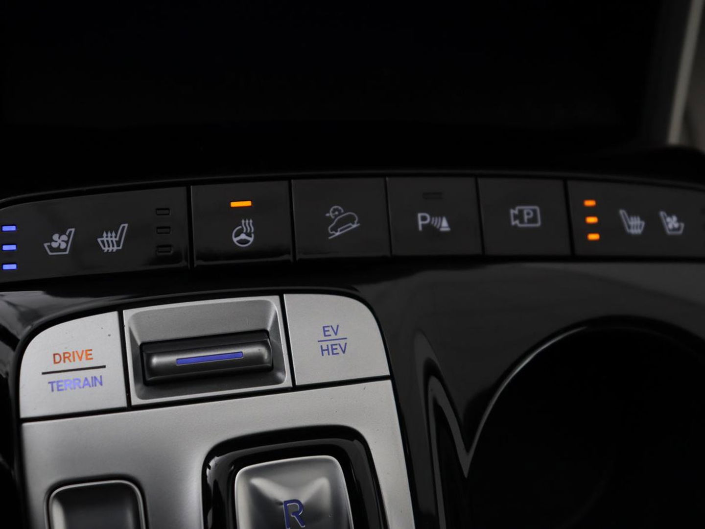 Hyundai Tucson 1.6 T-GDI PHEV Premium Sky AWD | Panoramadak | Stoelventilatie | Leder | 360 Camera | Carplay | Adaptive cruise | Keyless | Navigatie | Memory | Achterbankverwarming | Full LED | Plug In