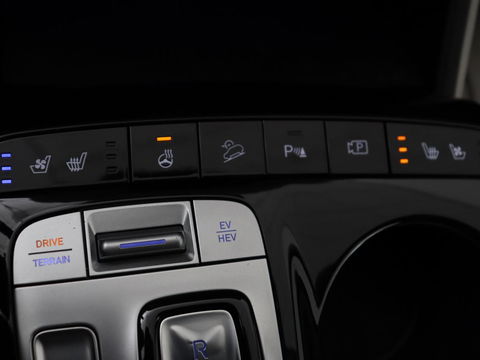 Hyundai Tucson 1.6 T-GDI PHEV Premium Sky AWD | Panoramadak | Stoelventilatie | Leder | 360 Camera | Carplay | Adaptive cruise | Keyless | Navigatie | Memory | Achterbankverwarming | Full LED | Plug In