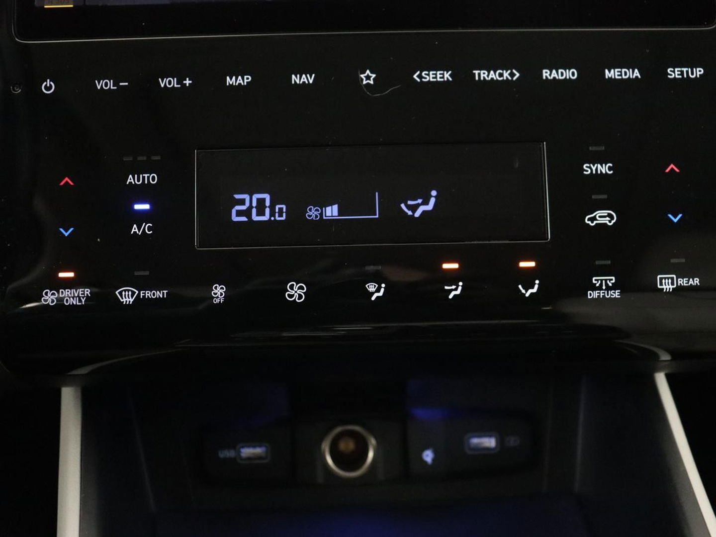 Hyundai Tucson 1.6 T-GDI PHEV Premium Sky AWD | Panoramadak | Stoelventilatie | Leder | 360 Camera | Carplay | Adaptive cruise | Keyless | Navigatie | Memory | Achterbankverwarming | Full LED | Plug In