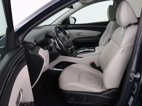 Hyundai Tucson 1.6 T-GDI PHEV Premium Sky AWD | Panoramadak | Stoelventilatie | Leder | 360 Camera | Carplay | Adaptive cruise | Keyless | Navigatie | Memory | Achterbankverwarming | Full LED | Plug In