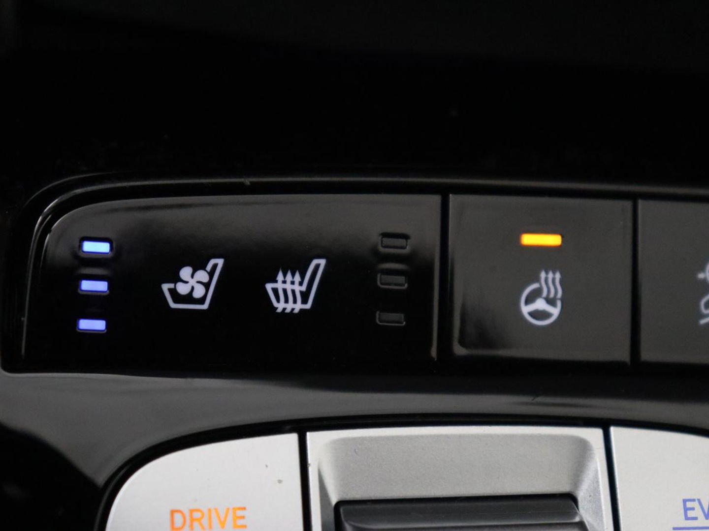 Hyundai Tucson 1.6 T-GDI PHEV Premium Sky AWD | Panoramadak | Stoelventilatie | Leder | 360 Camera | Carplay | Adaptive cruise | Keyless | Navigatie | Memory | Achterbankverwarming | Full LED | Plug In