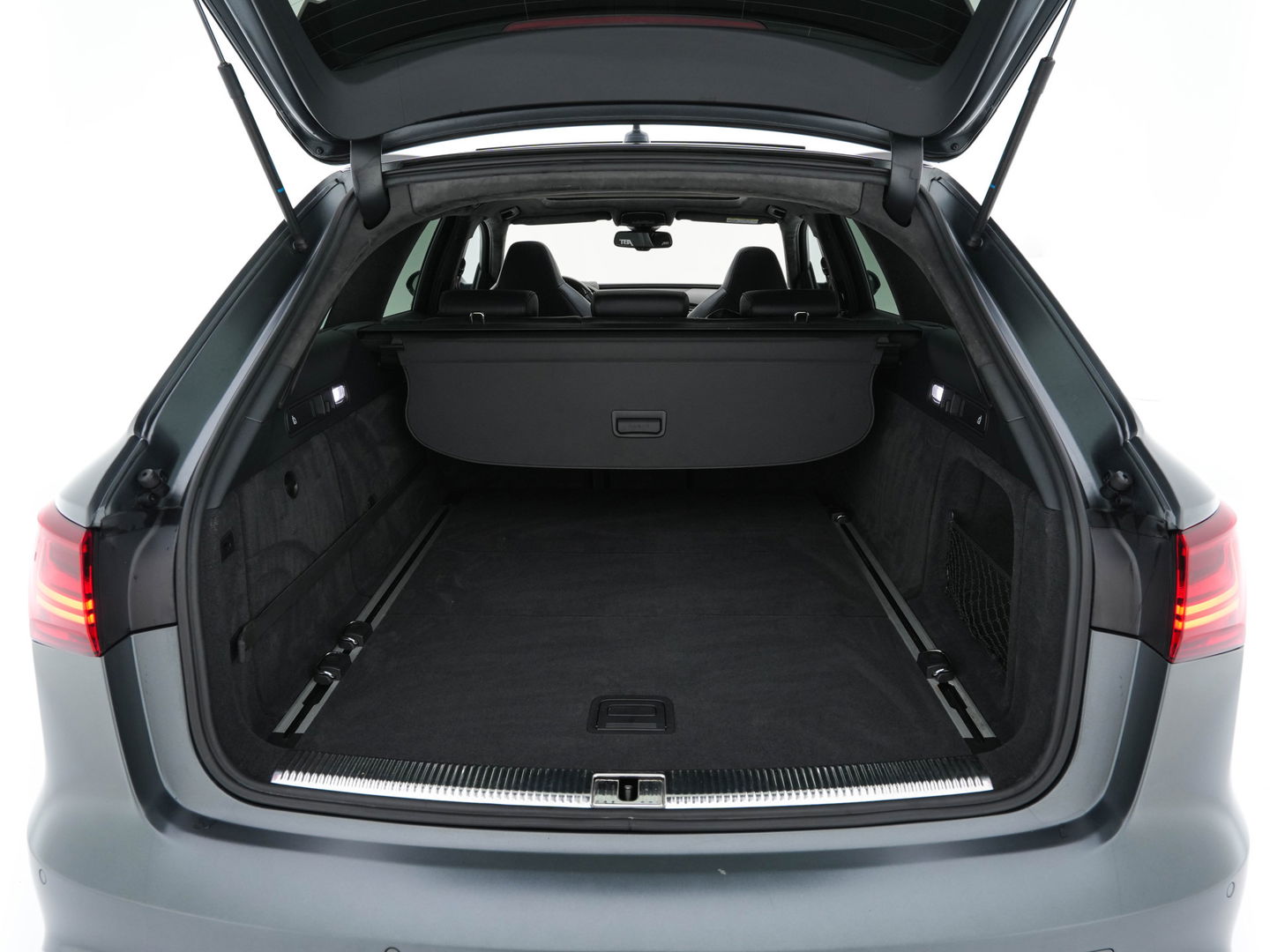 Audi RS6 4.0 TFSI RS6+ ABT ( 1of 50 produced world wide ) Aut. *Only-1-OWNER | CERAMIC-BRAKES | PANO | HEAD-UP | RS-SEATS | LUXURY-LEATHER | MATRIX-LED | ADAPTIVE-CRUISE | BLIND-SPOT | BOSE-SOUND | MEMORY-PACK | TOP-VIEW | KEYLESS | NAVI-FULLMAP | .