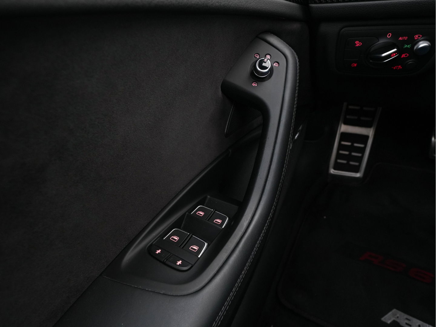 Audi RS6 4.0 TFSI RS6+ ABT ( 1of 50 produced world wide ) Aut. *Only-1-OWNER | CERAMIC-BRAKES | PANO | HEAD-UP | RS-SEATS | LUXURY-LEATHER | MATRIX-LED | ADAPTIVE-CRUISE | BLIND-SPOT | BOSE-SOUND | MEMORY-PACK | TOP-VIEW | KEYLESS | NAVI-FULLMAP | .