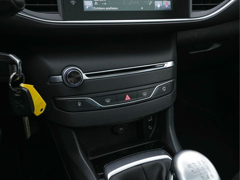 Peugeot 308 SW 1.6 BlueHDI Blue Lease Executive *PANO | NAVI-FULLMAP | ECC | PDC | CRUISE | CAMERA | TOWBAR | COMFORT-SEATS | 16''ALU*