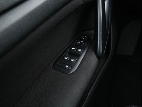 Peugeot 308 SW 1.6 BlueHDI Blue Lease Executive *PANO | NAVI-FULLMAP | ECC | PDC | CRUISE | CAMERA | TOWBAR | COMFORT-SEATS | 16''ALU*