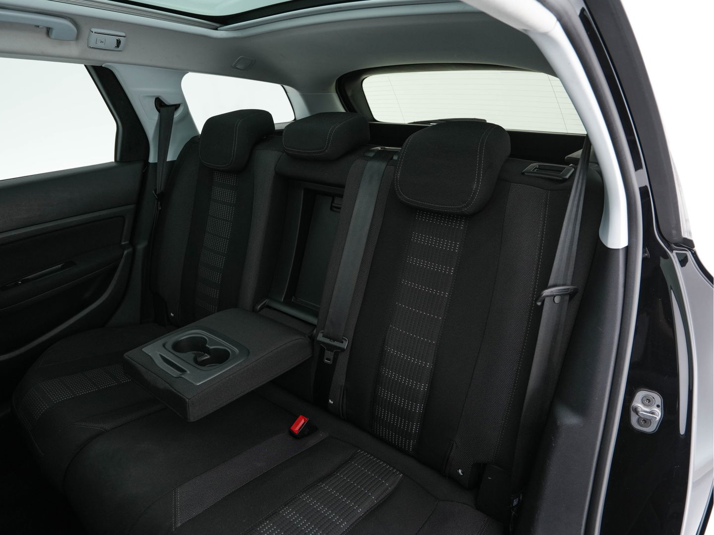 Peugeot 308 SW 1.6 BlueHDI Blue Lease Executive *PANO | NAVI-FULLMAP | ECC | PDC | CRUISE | CAMERA | TOWBAR | COMFORT-SEATS | 16''ALU*