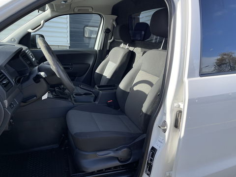 Volkswagen Amarok 3.0 TDI 164pk 4 Motion Plus Cab Trendline / 2 persoons / vaste prijs rijklaar € 19.950 ex btw / lease vanaf € 336 / 4x4 / airco / trekhaak 3000 kg / euro 6 diesel / bpm vrij