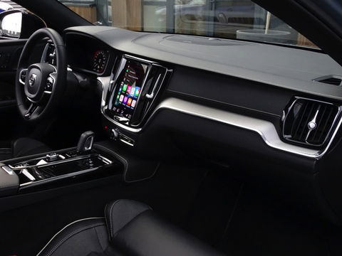 Volvo S60 T8 405PK Polestar Engineerd AWD / Brembo / Harman Kardon / LED