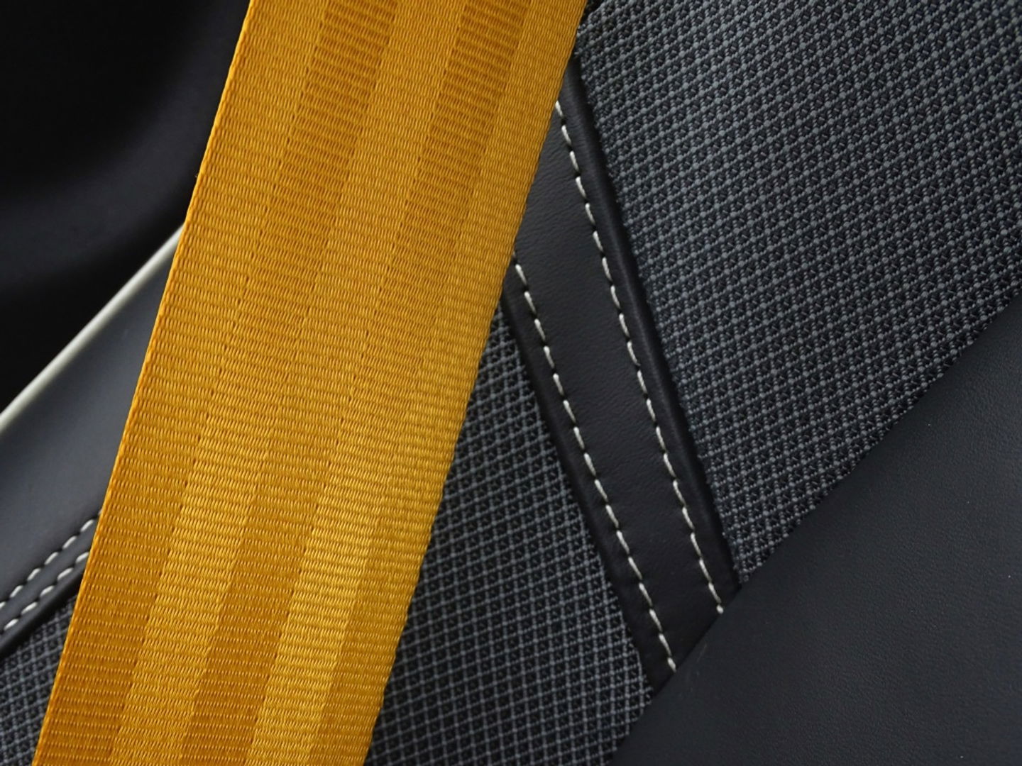 Volvo S60 T8 405PK Polestar Engineerd AWD / Brembo / Harman Kardon / LED