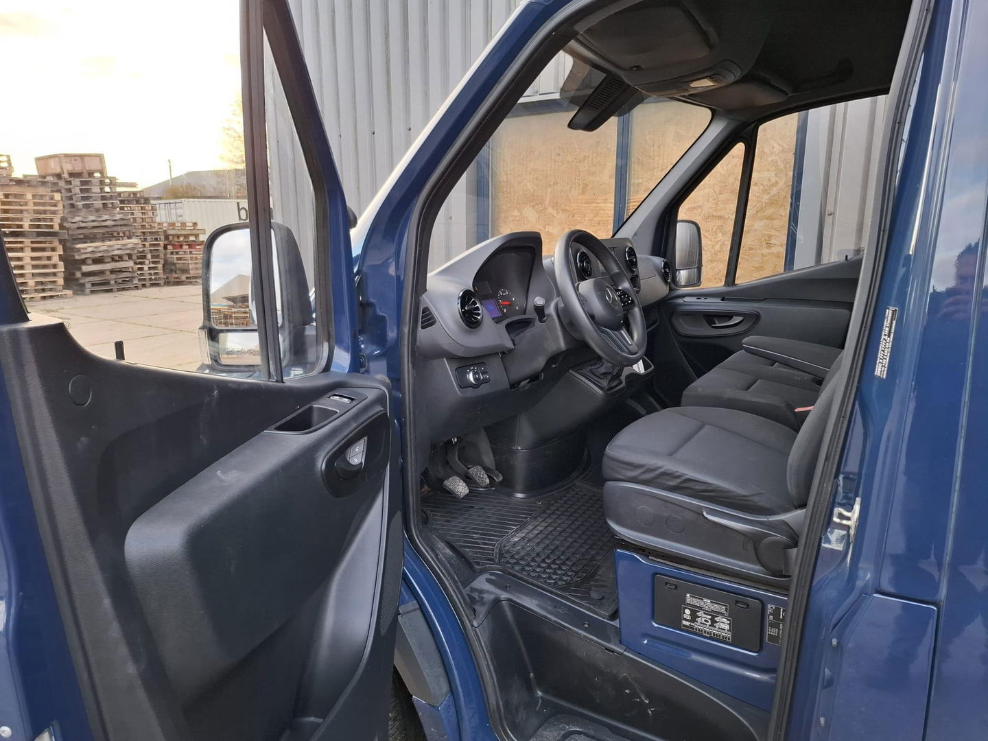 Mercedes-Benz Sprinter Mercedes Sprinter 311 CDI L2H2 / AIRCO / CAMERA / 3 ZITS / DEALER ONDERHOUDEN