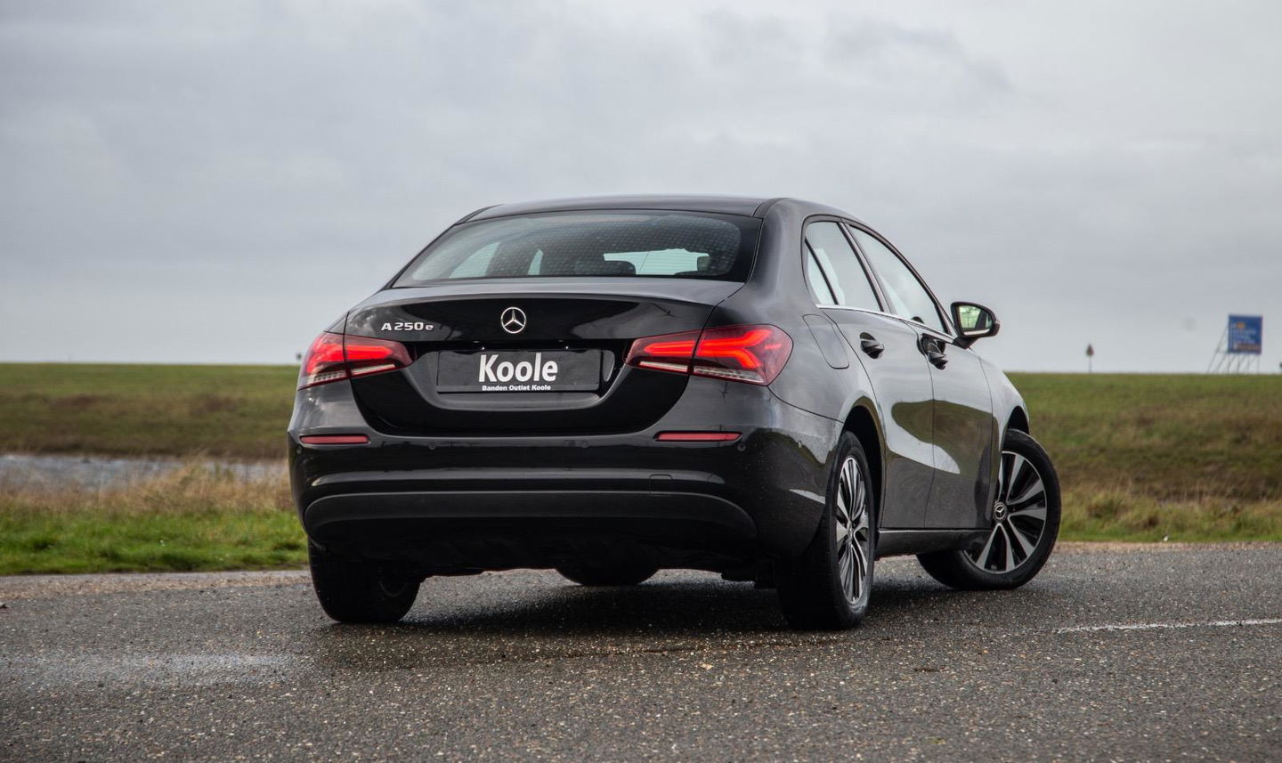 Mercedes-Benz A-Klasse 250 e Business Solution Luxury Limited AUTOMAAT / LEDER / CRUISE CONTROLE / CAMERA / CARPLAY