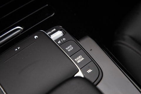 Mercedes-Benz A-Klasse 250 e Business Solution Luxury Limited AUTOMAAT / LEDER / CRUISE CONTROLE / CAMERA / CARPLAY