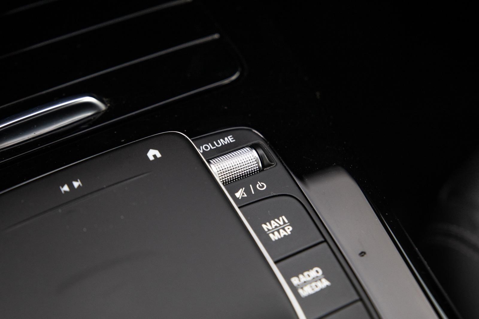 Mercedes-Benz A-Klasse 250 e Business Solution Luxury Limited AUTOMAAT / LEDER / CRUISE CONTROLE / CAMERA / CARPLAY