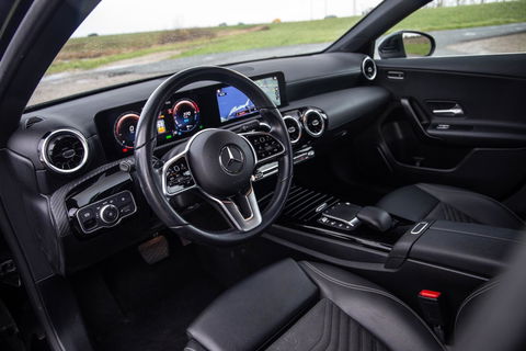 Mercedes-Benz A-Klasse 250 e Business Solution Luxury Limited AUTOMAAT / LEDER / CRUISE CONTROLE / CAMERA / CARPLAY