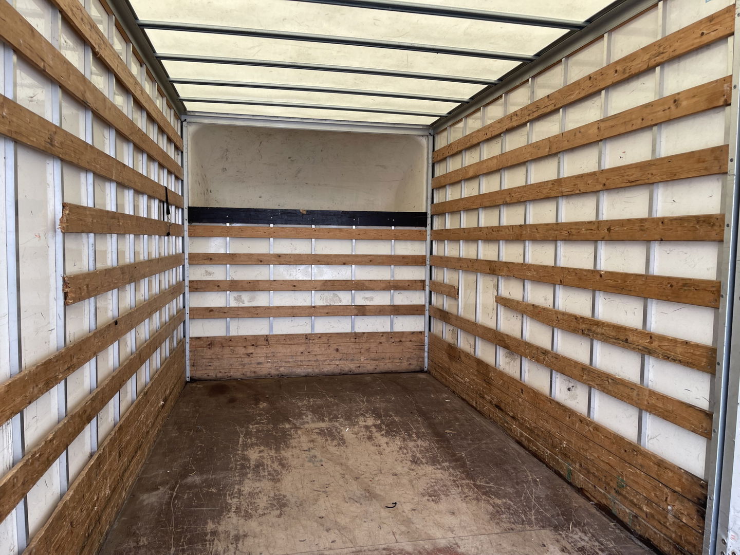 Peugeot Boxer 435 2.0 BlueHDI 164pk Pro bakwagen met Dhollandia laadklep / 440 cm lang / doorladen tot 550 cm mogelijk boven de cabine / euro 6 / airco