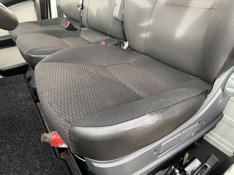 Peugeot Boxer 435 2.0 BlueHDI 164pk Pro bakwagen met Dhollandia laadklep / 440 cm lang / doorladen tot 550 cm mogelijk boven de cabine / euro 6 / airco