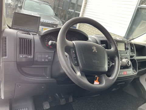 Peugeot Boxer 435 2.0 BlueHDI 164pk Pro bakwagen met Dhollandia laadklep / 440 cm lang / doorladen tot 550 cm mogelijk boven de cabine / euro 6 / airco