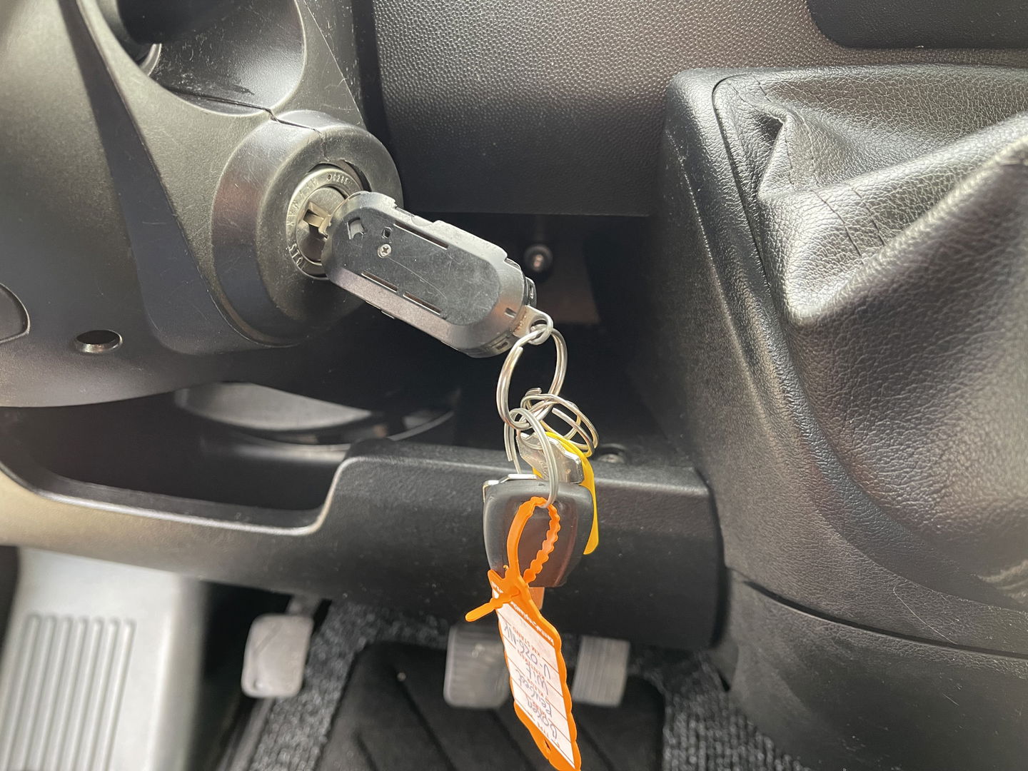 Peugeot Boxer 435 2.0 BlueHDI 164pk Pro bakwagen met Dhollandia laadklep / 440 cm lang / doorladen tot 550 cm mogelijk boven de cabine / euro 6 / airco