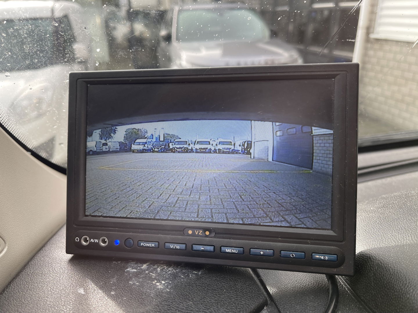 Peugeot Boxer 435 2.0 BlueHDI 164pk Pro bakwagen met Dhollandia laadklep / 440 cm lang / doorladen tot 550 cm mogelijk boven de cabine / euro 6 / airco