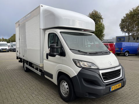 Peugeot Boxer 435 2.0 BlueHDI 164pk Pro bakwagen met Dhollandia laadklep / 440 cm lang / doorladen tot 550 cm mogelijk boven de cabine / euro 6 / airco