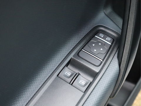 Mercedes-Benz eCitan 112 L1 51 kWh 98,4 SoH - Trekhaak - ApplePlay - Laden 22 kWh - Betimmerd