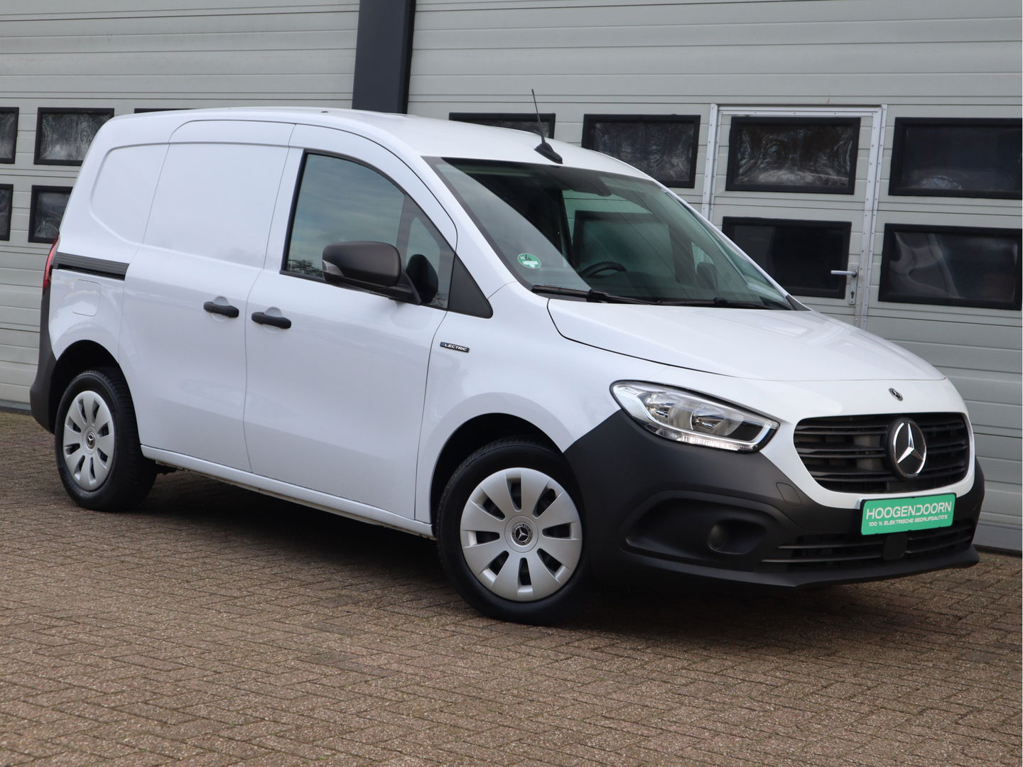 Mercedes-Benz eCitan 112 L1 51 kWh 98,4 SoH - Trekhaak - ApplePlay - Laden 22 kWh - Betimmerd