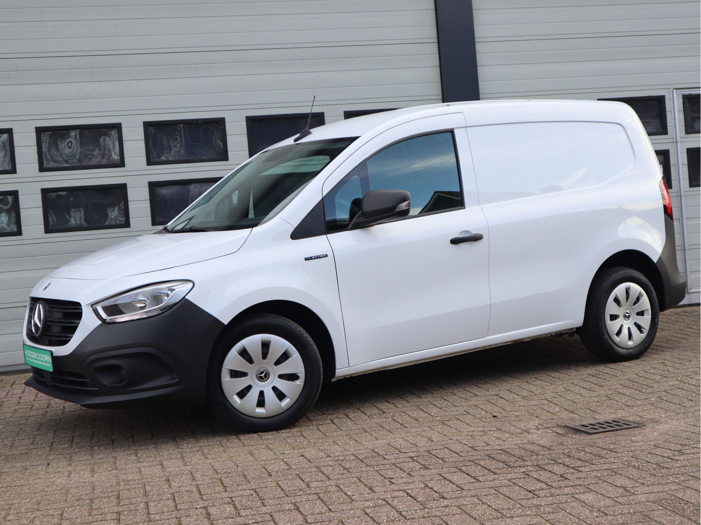 Mercedes-Benz eCitan 112 L1 51 kWh 98,4 SoH - Trekhaak - ApplePlay - Laden 22 kWh - Betimmerd