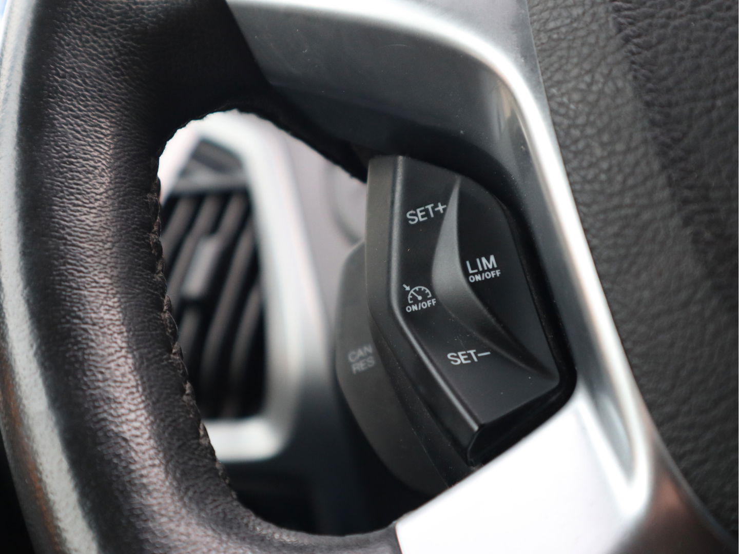 Ford Transit Custom 2.2 TDCI 126pk L2 Lang - Trekhaak - Airco