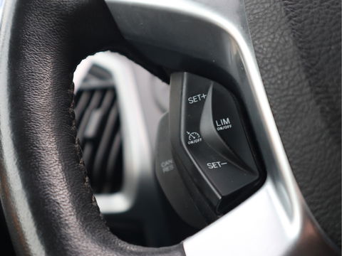 Ford Transit Custom 2.2 TDCI 126pk L2 Lang - Trekhaak - Airco