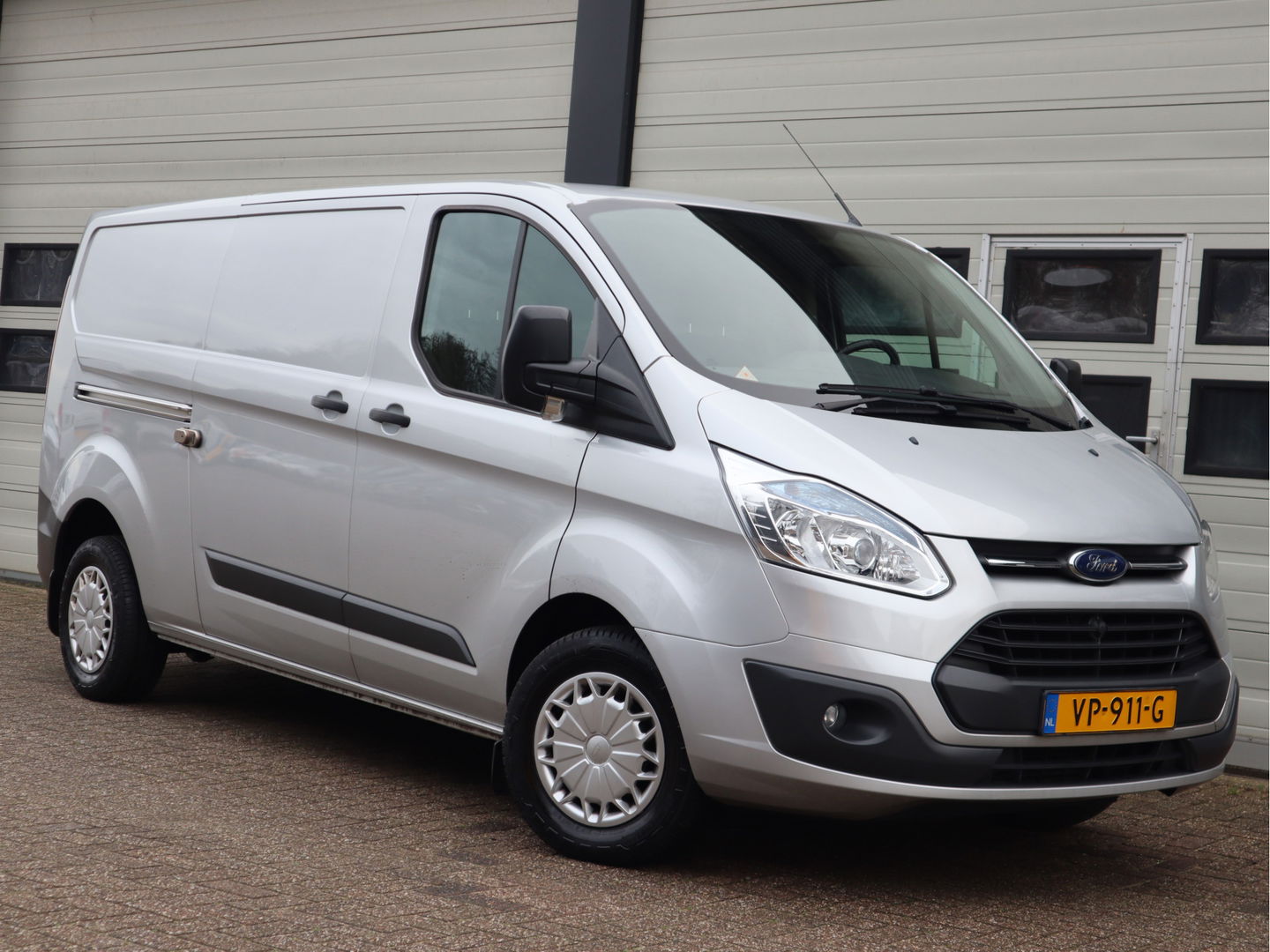 Ford Transit Custom 2.2 TDCI 126pk L2 Lang - Trekhaak - Airco