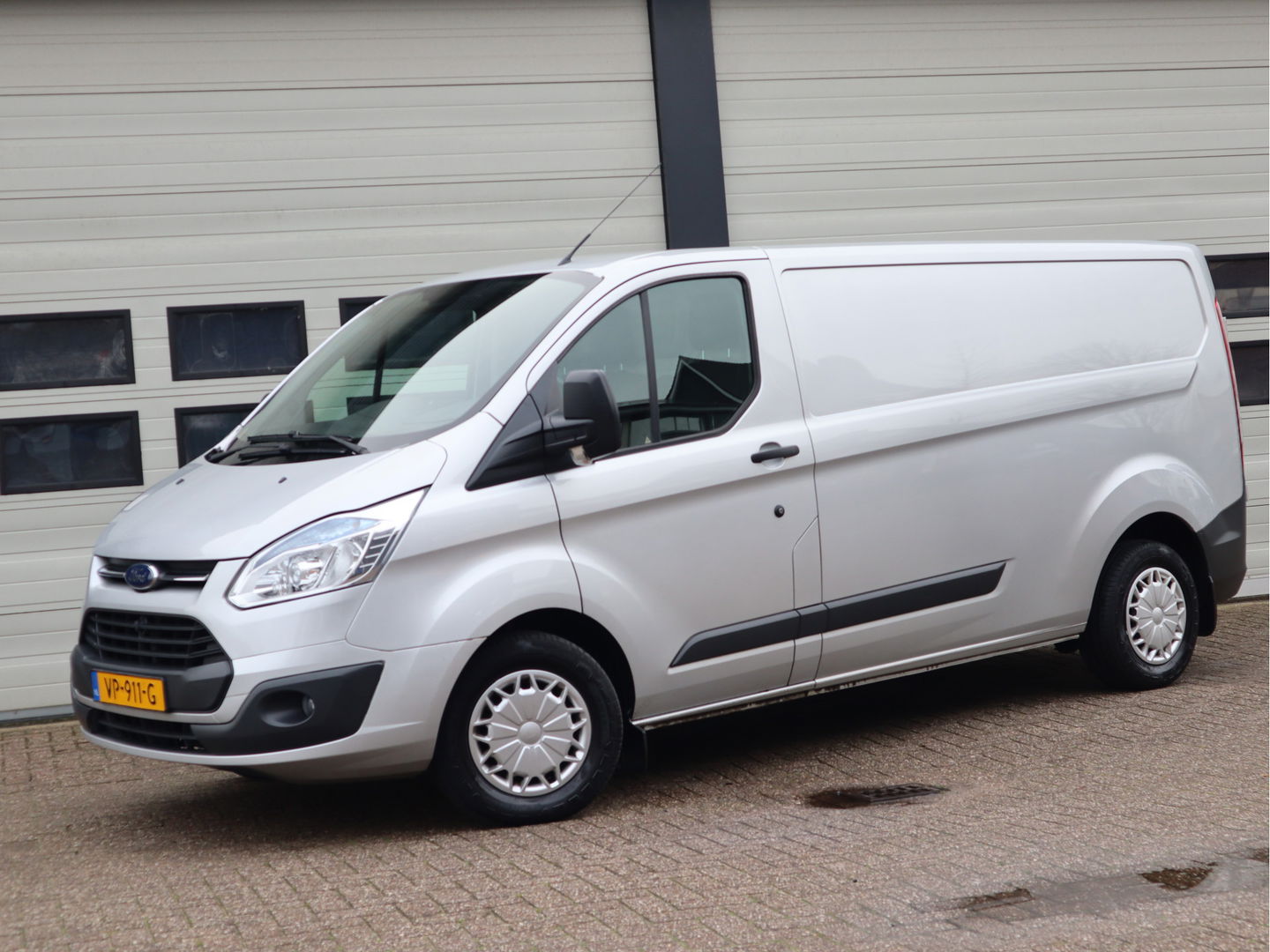 Ford Transit Custom 2.2 TDCI 126pk L2 Lang - Trekhaak - Airco