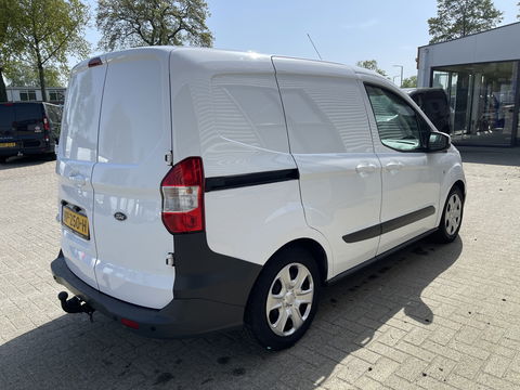 Ford Transit Courier 1.5 TDCI Trend / vaste prijs rijklaar € 6.450 ex btw / 102.273 km NAP / airco / trekhaak / schuifdeur / navigatie / deukjes rondom