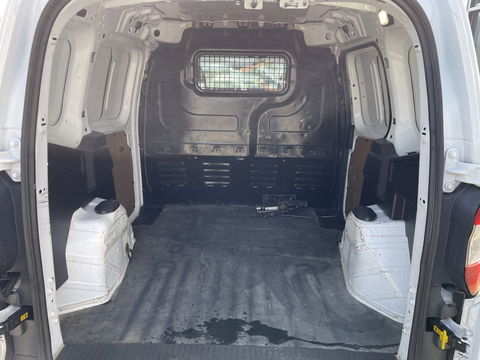 Ford Transit Courier 1.5 TDCI Trend / vaste prijs rijklaar € 6.450 ex btw / 102.273 km NAP / airco / trekhaak / schuifdeur / navigatie / deukjes rondom