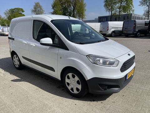 Ford Transit Courier 1.5 TDCI Trend / vaste prijs rijklaar € 6.450 ex btw / 102.273 km NAP / airco / trekhaak / schuifdeur / navigatie / deukjes rondom