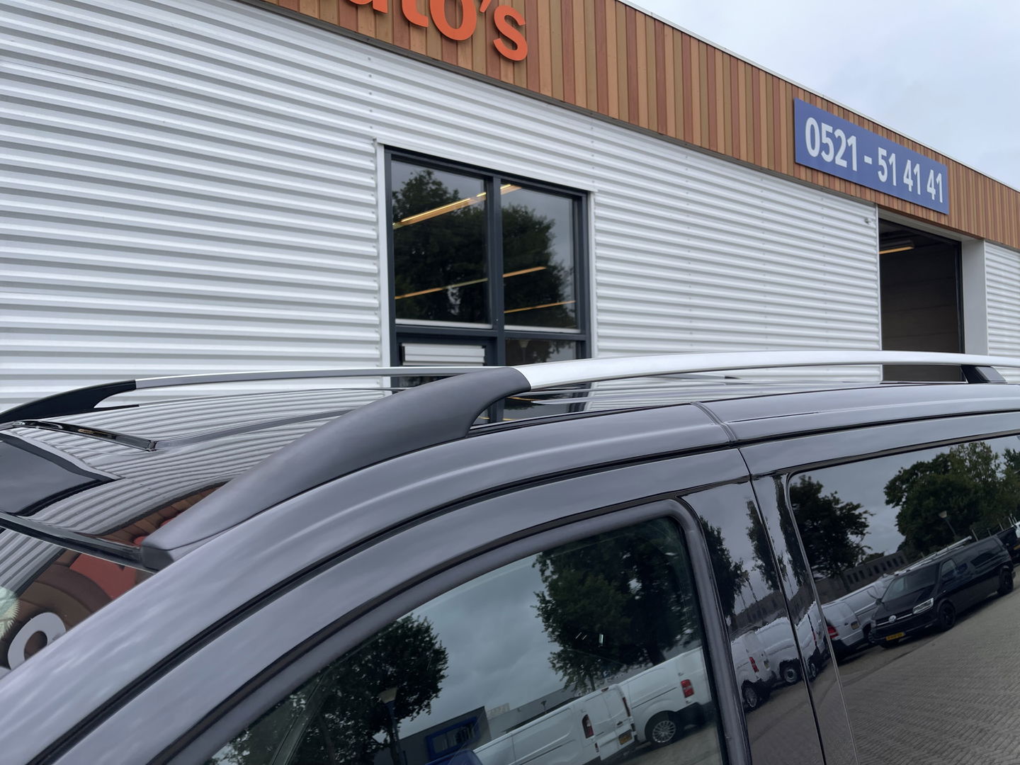 Mercedes-Benz V-Klasse 300d 237pk Extra Lang DC 5 persoons Avantgarde Edition / vaste prijs rijklaar € 49.950 ex btw / lease vanaf € 864 / AMG / burmester / leer / camera / originele Nedelandse bus !