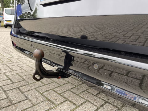 Mercedes-Benz V-Klasse 300d 237pk Extra Lang DC 5 persoons Avantgarde Edition / vaste prijs rijklaar € 49.950 ex btw / lease vanaf € 864 / AMG / burmester / leer / camera / originele Nedelandse bus !
