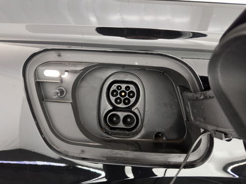 Audi Q4 e-tron 40 Launch Edition Advanced 77 kWh [ 3-Fase ] {SOH-88%} (INCL-BTW) *MATRIX-LED | NAVI-FULLMAP | KEYLESS | CAMERA | DIGI-COCKPIT | DAB | AMBIENT-LIGHT | HEATED-SPORTSEATS | TOWBAR | 19''ALU*