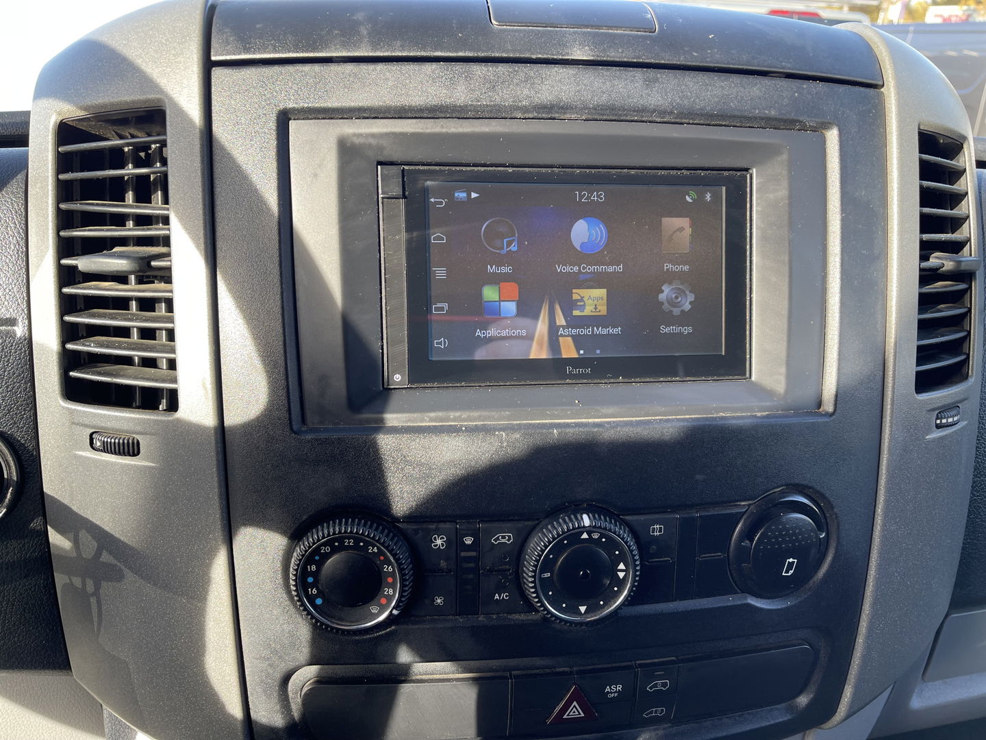 Mercedes-Benz Sprinter 513 2.2 CDI 366 HD L2H2 / te koop zo mee / € 9.950 ex btw / apk tot 08-04-2026 / dubbellucht / trekhaak 3500 kg / turbo vervangen , bon aanwezig