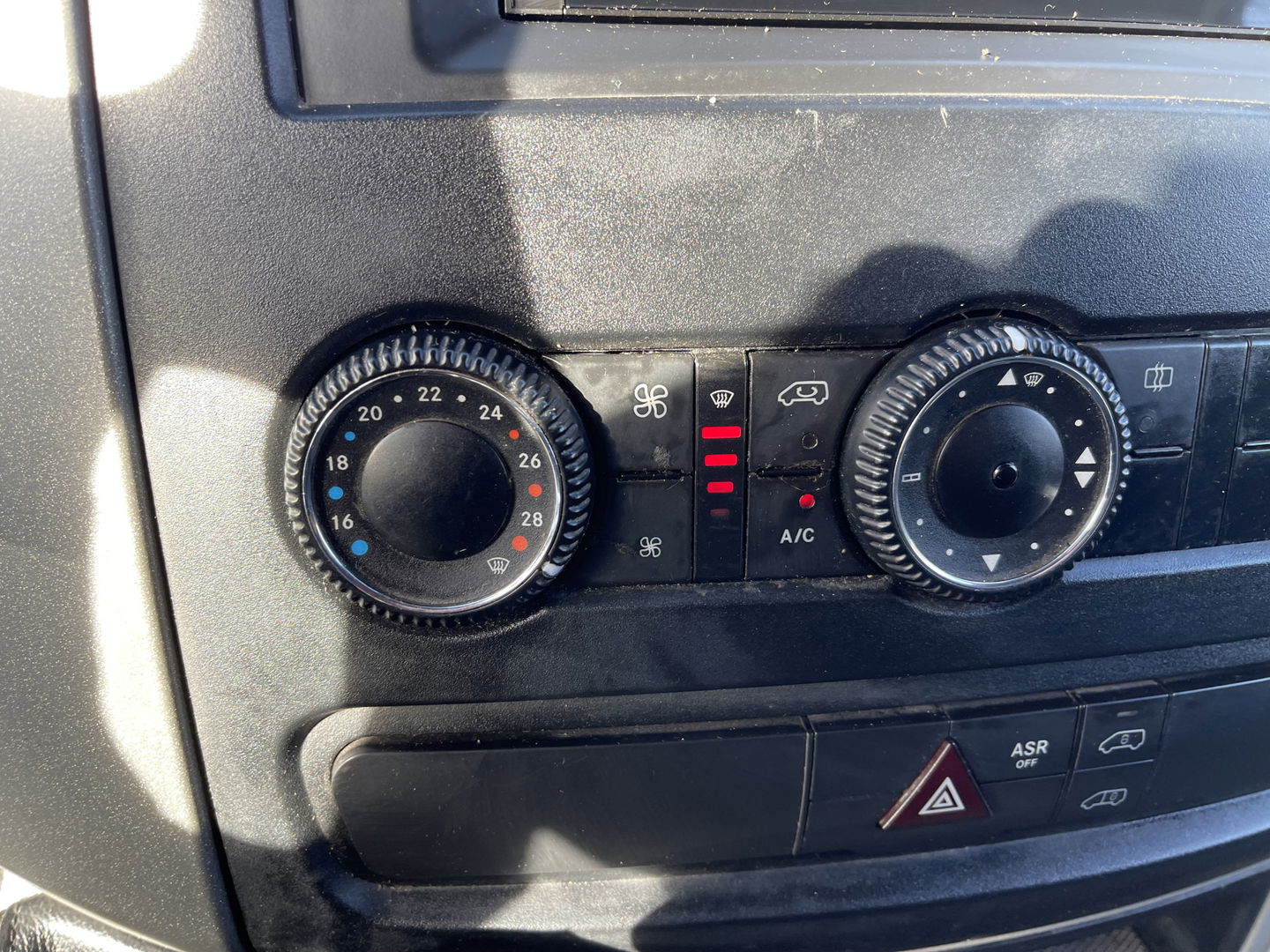 Mercedes-Benz Sprinter 513 2.2 CDI 366 HD L2H2 / te koop zo mee / € 9.950 ex btw / apk tot 08-04-2026 / dubbellucht / trekhaak 3500 kg / turbo vervangen , bon aanwezig