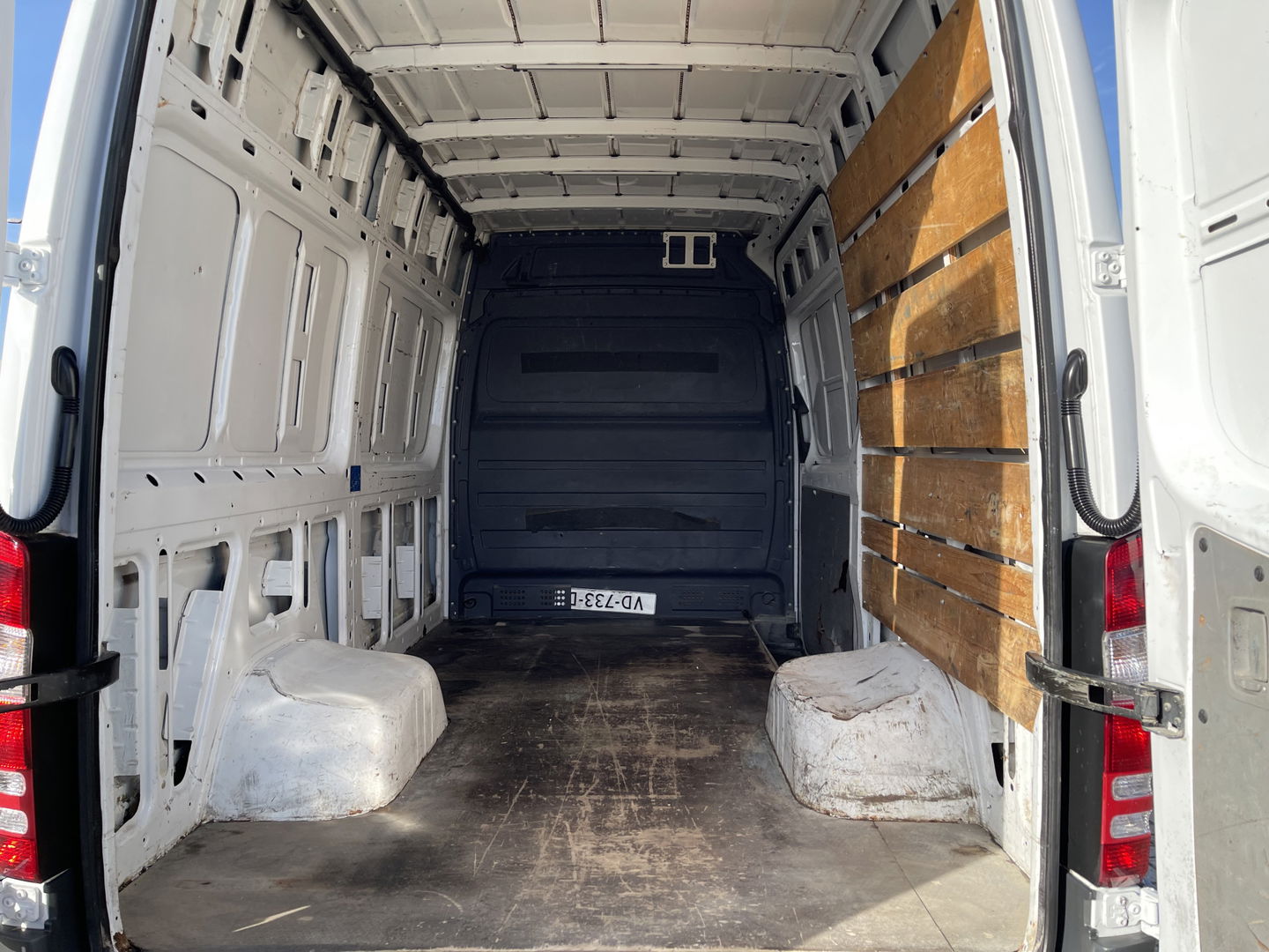 Mercedes-Benz Sprinter 513 2.2 CDI 366 HD L2H2 / te koop zo mee / € 9.950 ex btw / apk tot 08-04-2026 / dubbellucht / trekhaak 3500 kg / turbo vervangen , bon aanwezig