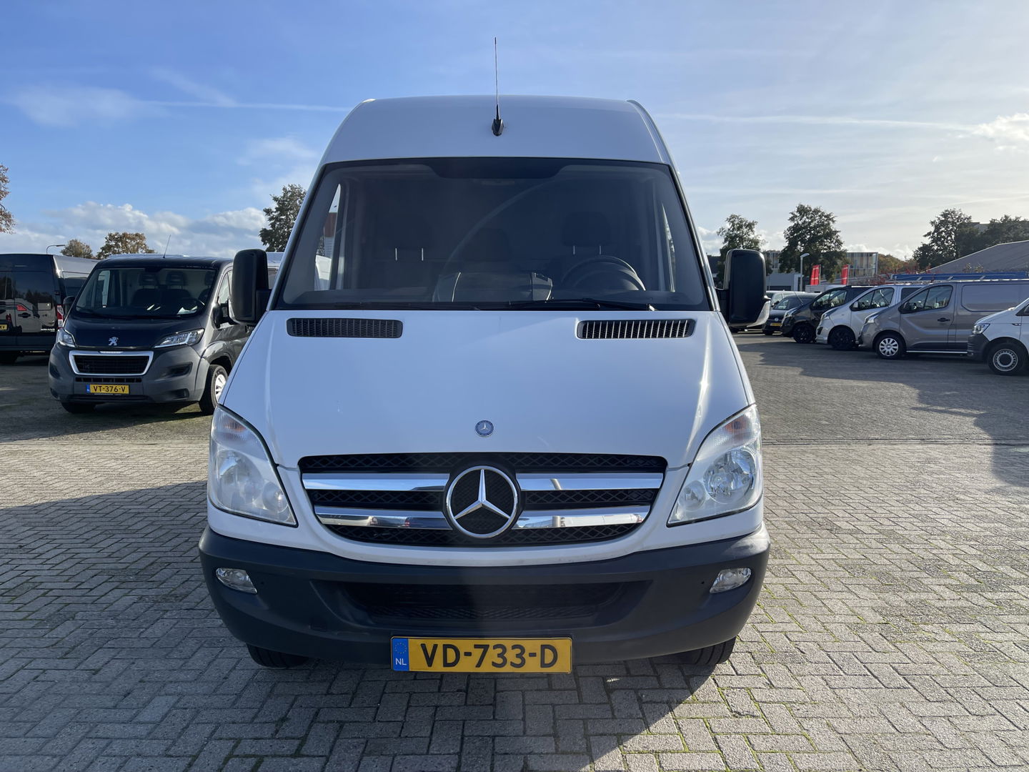 Mercedes-Benz Sprinter 513 2.2 CDI 366 HD L2H2 / te koop zo mee / € 9.950 ex btw / apk tot 08-04-2026 / dubbellucht / trekhaak 3500 kg / turbo vervangen , bon aanwezig