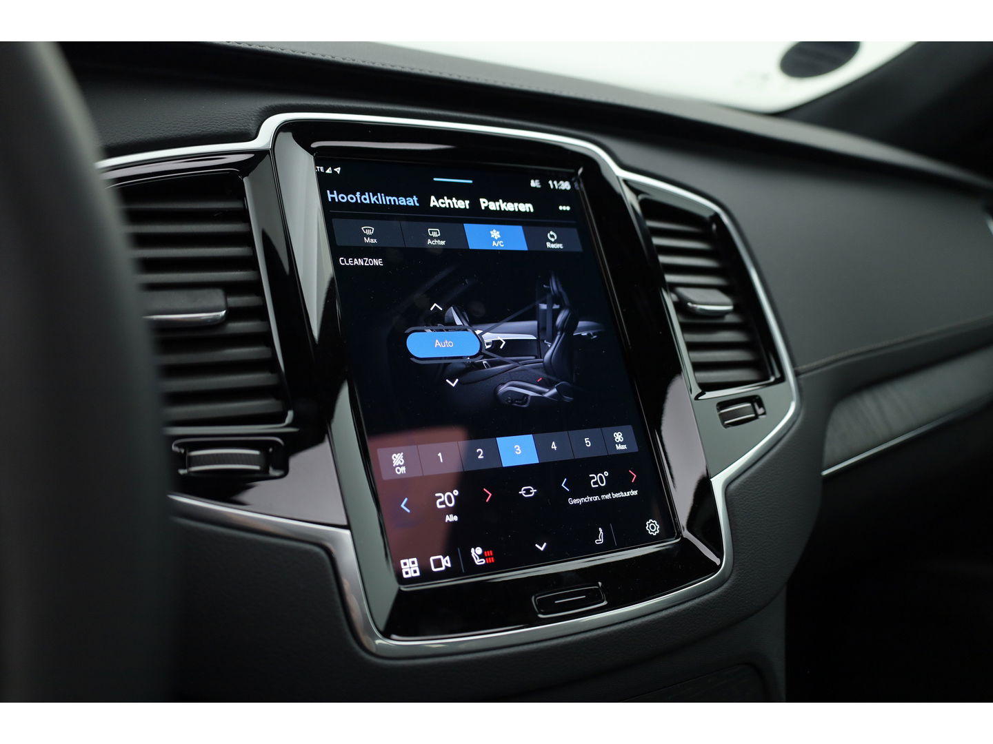 Volvo XC90 2.0 T8 Recharge AWD Ultra Dark | Tailored Wool | Pano | Head-up | Trekhaak | 22 inch |