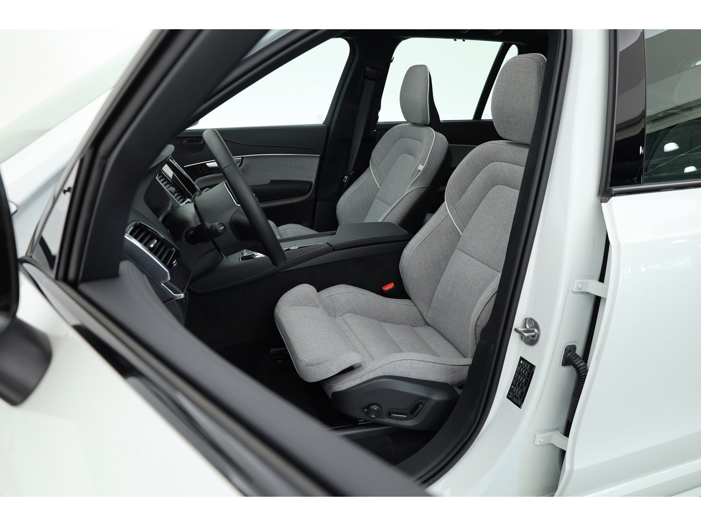 Volvo XC90 2.0 T8 Recharge AWD Ultra Dark | Tailored Wool | Pano | Head-up | Trekhaak | 22 inch |